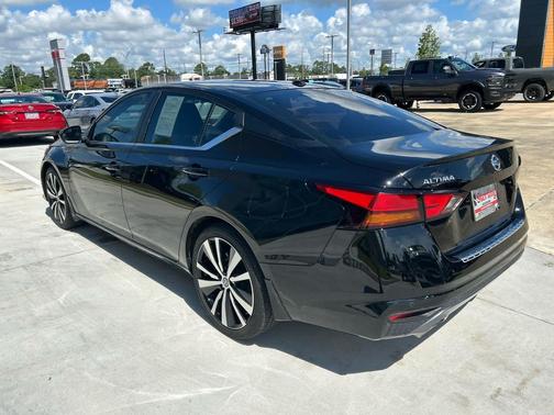 2022 Nissan Altima 2.5 SR