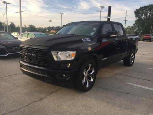 Photo 3 of 12 of 2019 RAM 1500 Big Horn