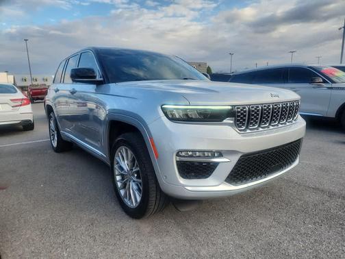 2023 Jeep Grand Cherokee Summit