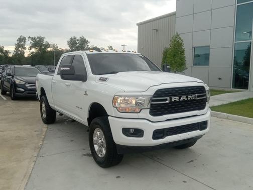 2023 RAM 3500 Big Horn 4x4 Crew Cab 64 Box