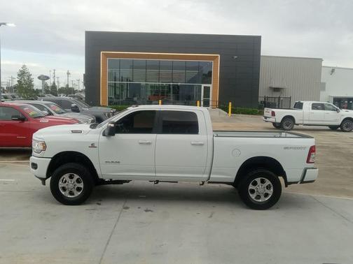 2023 RAM 3500 Big Horn 4x4 Crew Cab 64 Box