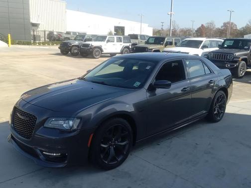 2023 Chrysler 300 Touring