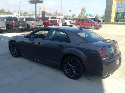 2023 Chrysler 300 Touring