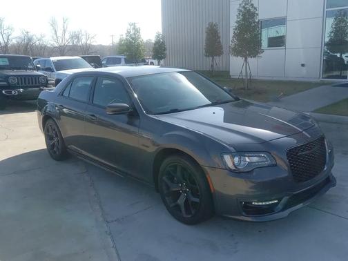 2023 Chrysler 300 Touring