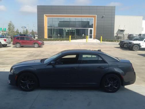 2023 Chrysler 300 Touring