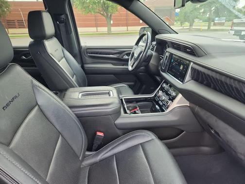 Summit White 2021 GMC Yukon XL Denali