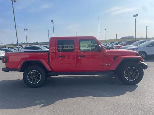 2022 Jeep Gladiator Overland