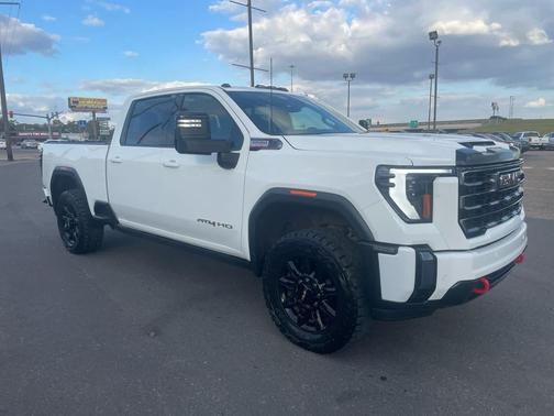 2024 GMC Sierra 2500 AT4