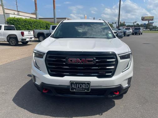 White Frost Tricoat 2024 GMC Acadia AWD AT4