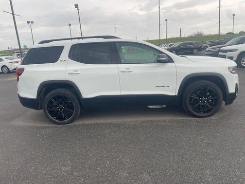 2022 GMC Acadia SLE