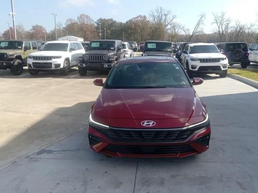 2025 Hyundai ELANTRA SEL