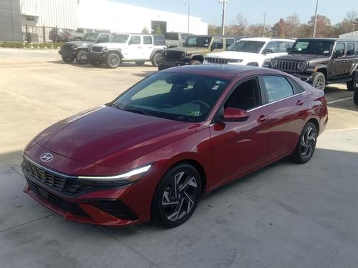 2025 Hyundai ELANTRA SEL