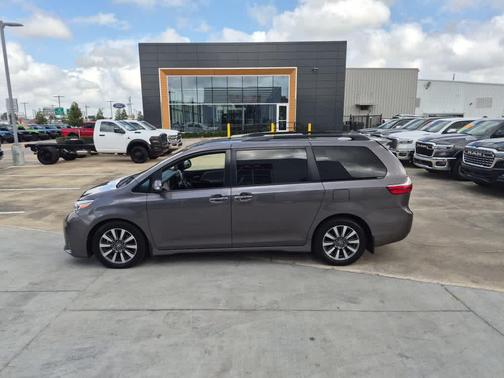 2020 Toyota Sienna Limited Premium