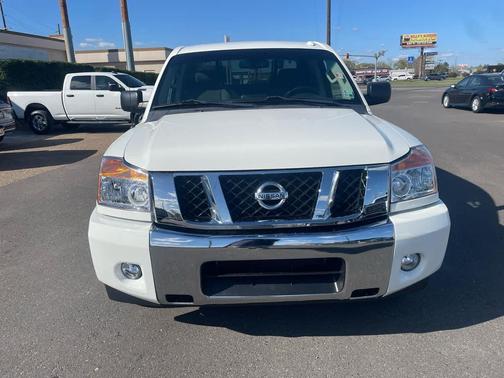 2014 Nissan Titan SV