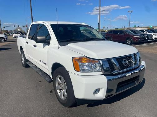 2014 Nissan Titan SV