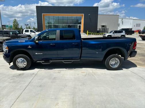 2024 RAM 3500 Laramie 4x4 Crew Cab 8 Box