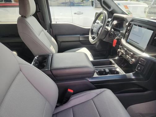 2025 Ford F-150 STX 2WD SuperCrew 5.5 Box