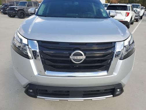 2022 Nissan Pathfinder Platinum