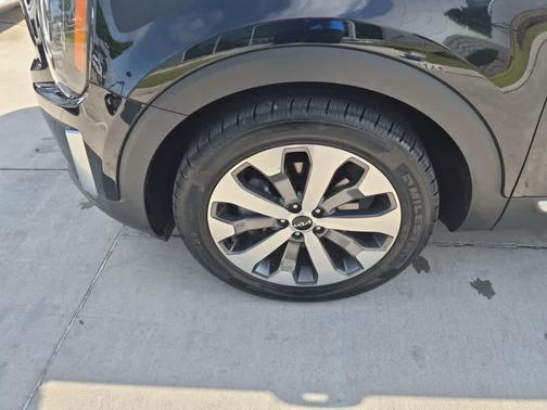 Ebony Black 2022 Kia Telluride S