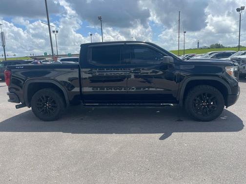 Onyx Black 2022 GMC Sierra 1500 Elevation