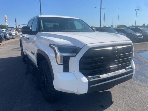 White 2022 Toyota Tundra SR5