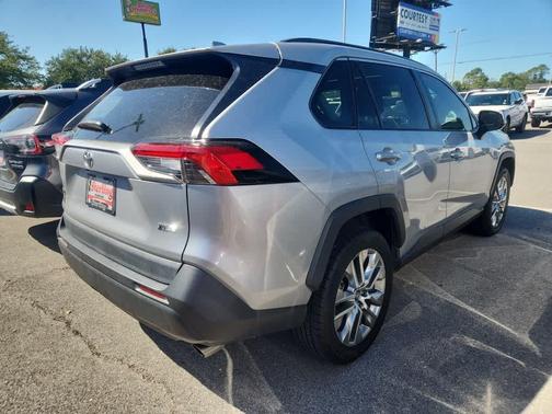 2020 Toyota RAV4 XLE Premium