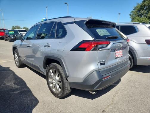 2020 Toyota RAV4 XLE Premium