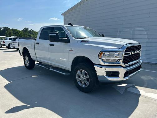 2024 RAM 2500 Big Horn 4x4 Crew Cab 64 Box