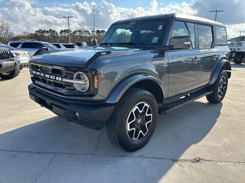 2024 Ford Bronco Outer Banks