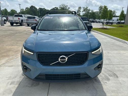 2023 Volvo XC40 Ultimate Dark Theme