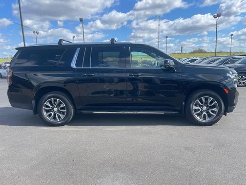2022 Chevrolet Suburban LT