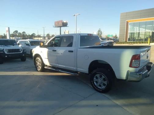 2024 RAM 2500 Big Horn 4x4 Crew Cab 64 Box