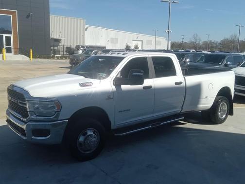 2024 RAM 3500 Big Horn 4x4 Crew Cab 8 Box