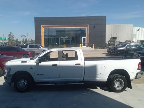 2024 RAM 3500 Big Horn 4x4 Crew Cab 8 Box