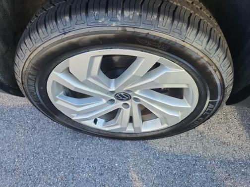 2023 Volkswagen Atlas 3.6L SE w/Technology