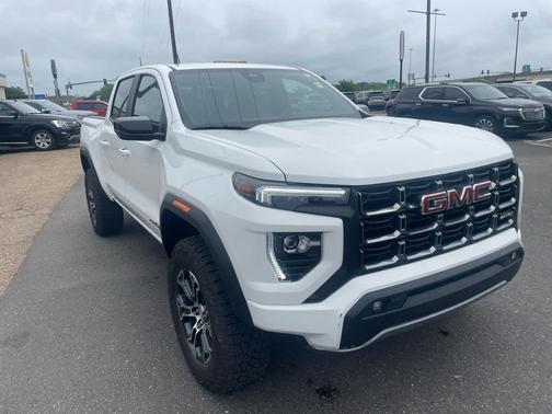 Summit White 2024 GMC Canyon AT4