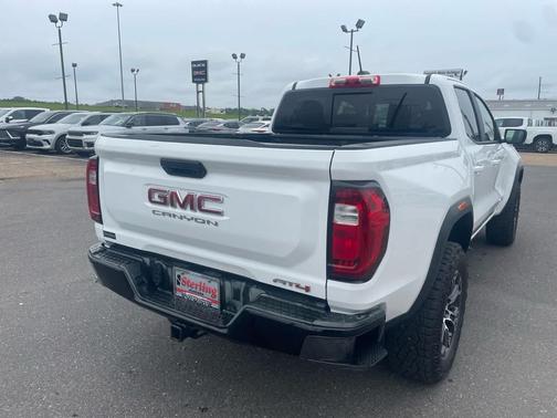 Summit White 2024 GMC Canyon AT4