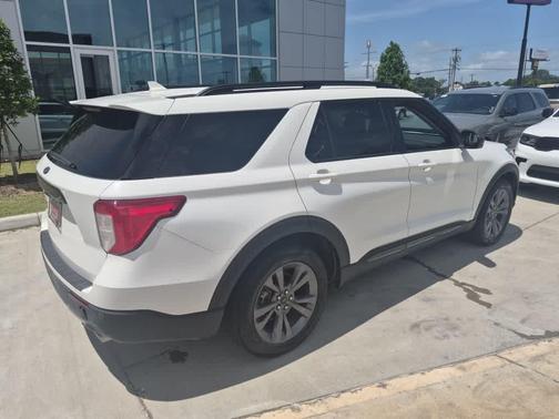Star White Metallic Tri-Coat 2023 Ford Explorer XLT