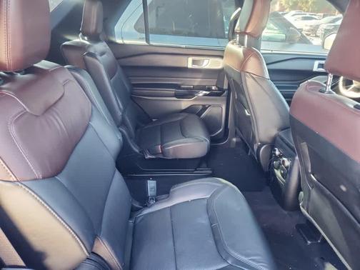 2022 Ford Explorer Platinum