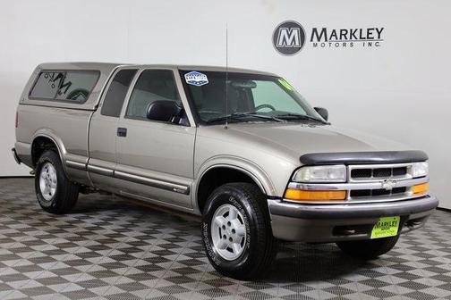 2000 Chevrolet S-10 Base