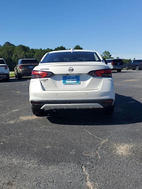 Aspen White Tricoat 2025 Nissan Versa 1.6 SV