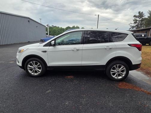 Oxford White 2019 Ford Escape SE