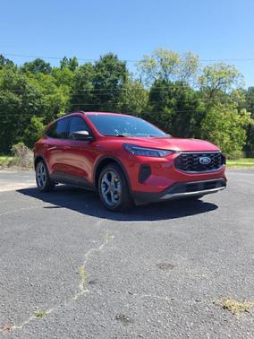 Rapid Red Metallic Tinted Clearcoat 2025 Ford Escape ST-Line