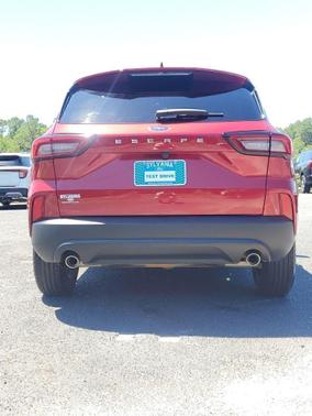 Rapid Red Metallic Tinted Clearcoat 2025 Ford Escape ST-Line