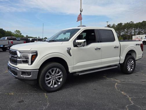 Star White Metallic Tri-Coat 2026 Ford F-150 Lariat