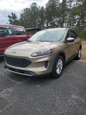 Desert Gold Metallic 2021 Ford Escape SE