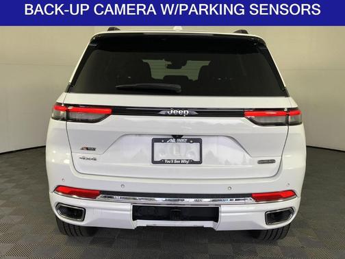 Bright White Clearcoat 2022 Jeep Grand Cherokee Overland