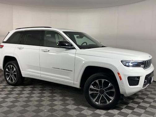Bright White Clearcoat 2022 Jeep Grand Cherokee Overland
