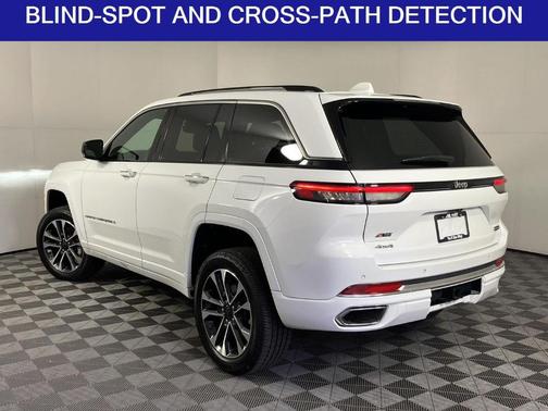 Bright White Clearcoat 2022 Jeep Grand Cherokee Overland