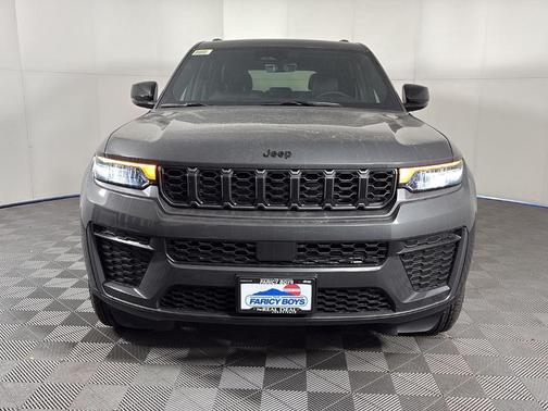 2026 Jeep Grand Cherokee Laredo